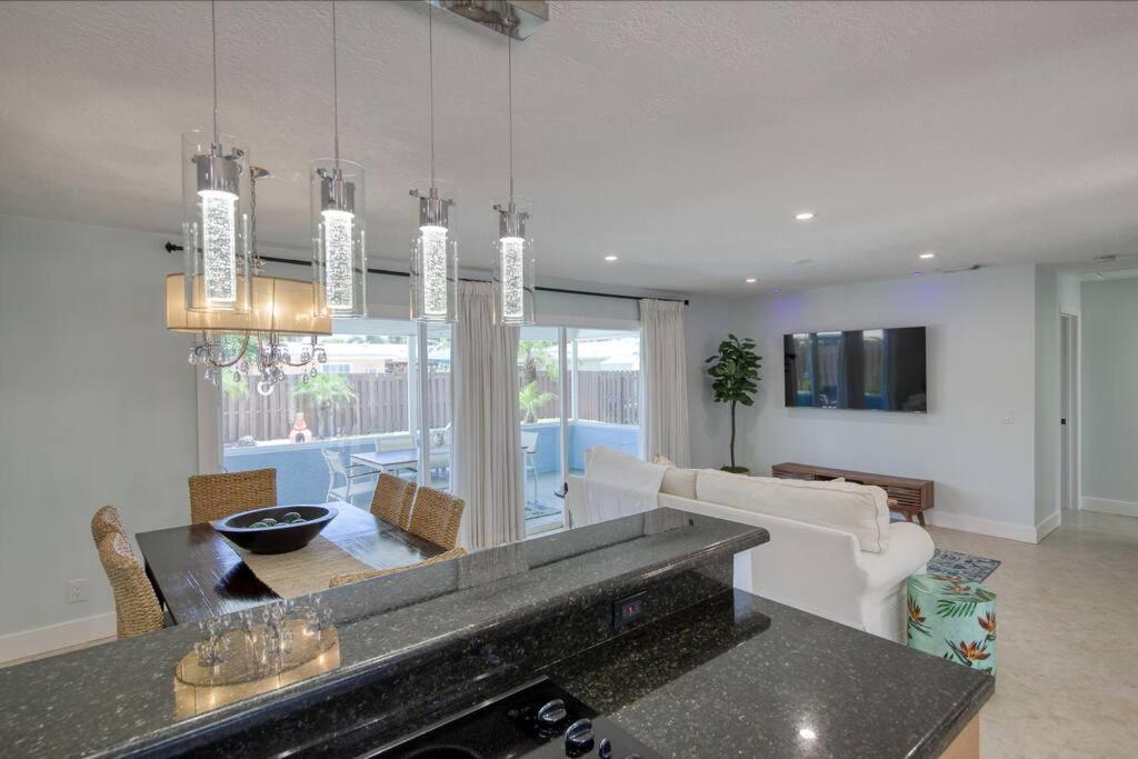 Paradise 4 Min To The Beach With Private Heated Pool ديرفيلد بيتش المظهر الخارجي الصورة